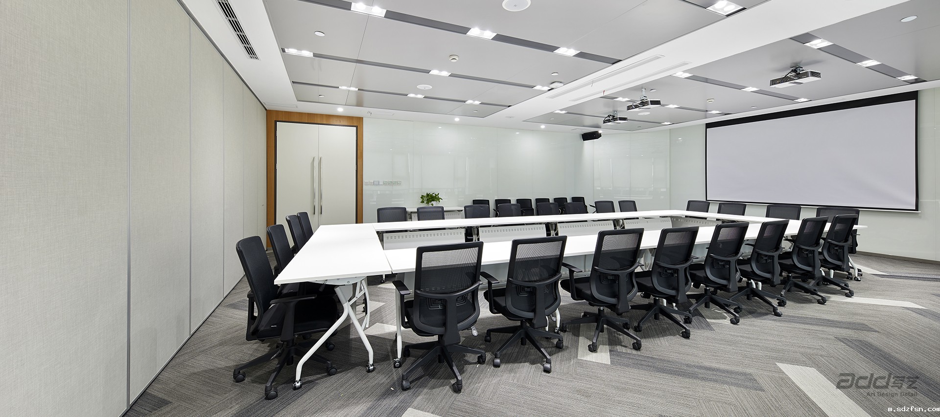 传音科技办公楼装修-会议室-pc