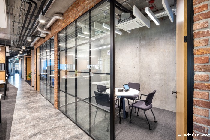 brainly-offices-krakow-4-700x467.jpg