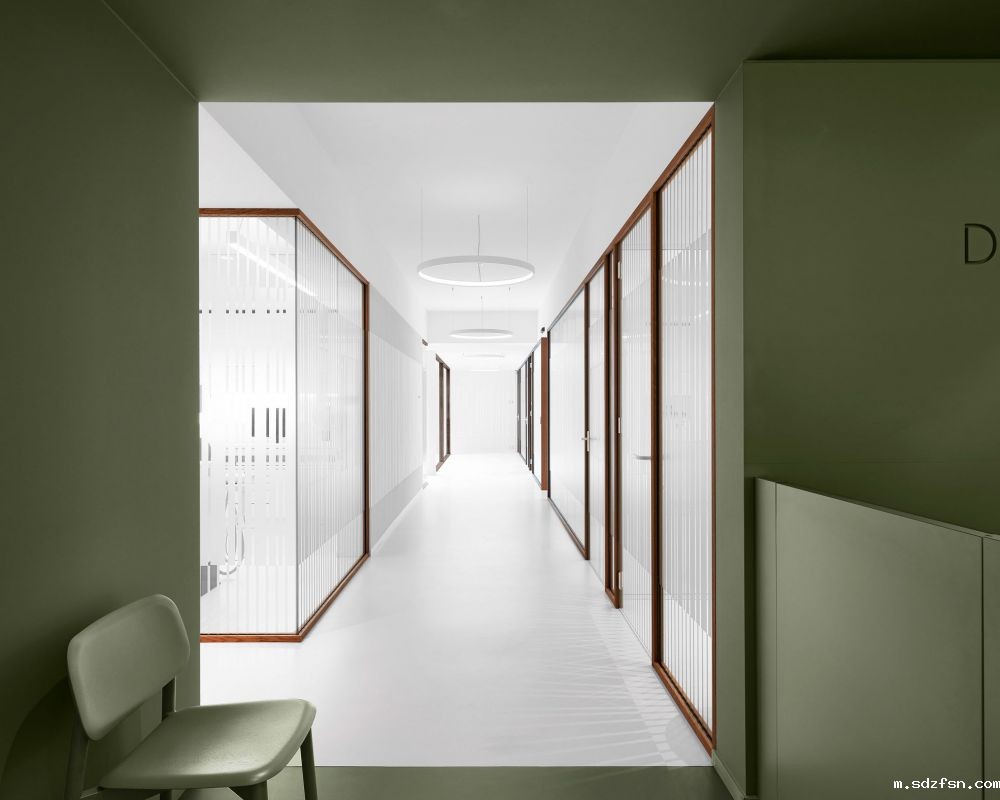 dentista-clinic-amsterdam-interiors-i29_dezeen_col15-1_FocusFillWzE5NzAsMTU3NiwieCIsMTk3XQ__FocusFillWzEwMDAsODAwLGZhbHNlLDBd.jpeg