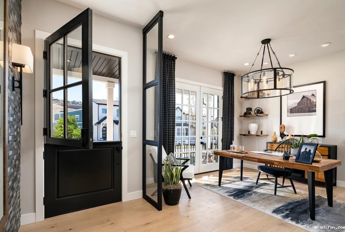 Home-office-design-trends-2024-with-simplified-design.jpeg