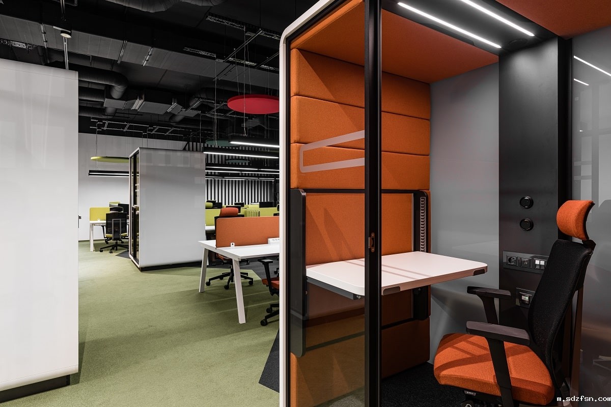 small-acoustic-office-work-pod-Hushoffice.jpg
